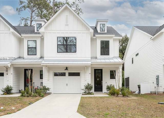 Property at 44 Pink Sand Ln, Hilton Head Island, SC 29926, 4 beds, 3.5 baths