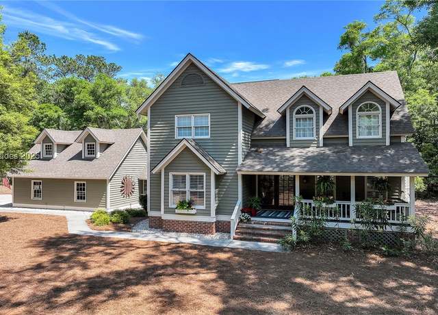 Property at 4 Canters Ct, Bluffton, SC 29910, 4 beds, 3.5 baths