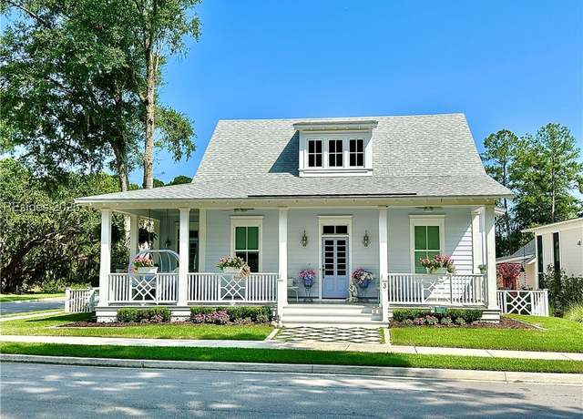 Property at 3 Veridian Park E, Beaufort, SC 29907, 4 beds, 3 baths