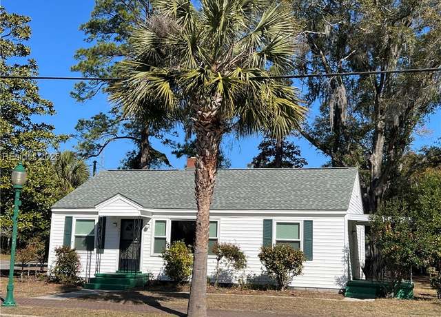 Property at 511 W Main St, Ridgeland, SC 29936, 3 beds, 2 baths