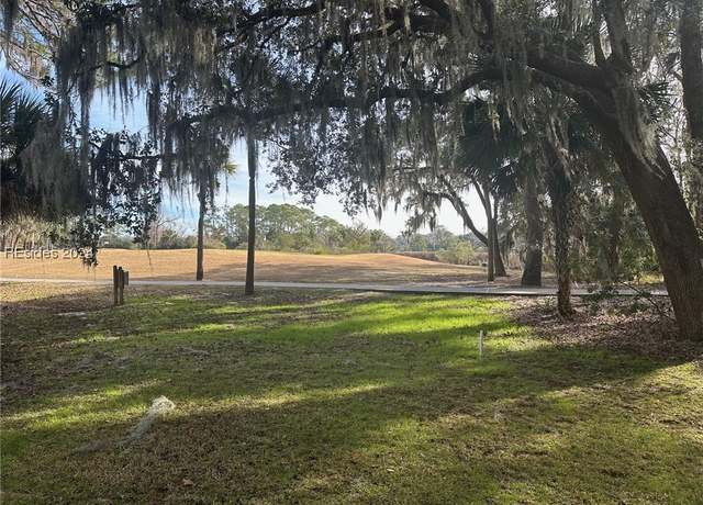 Property at 3 Wax Myrtle Ct, Hilton Head Island, SC 29926