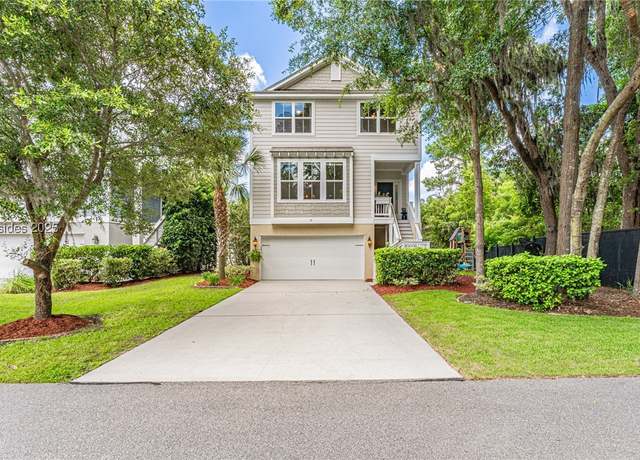 Property at 10 Hammock Oaks Cir, Hilton Head Island, SC 29926, 3 beds, 2.5 baths