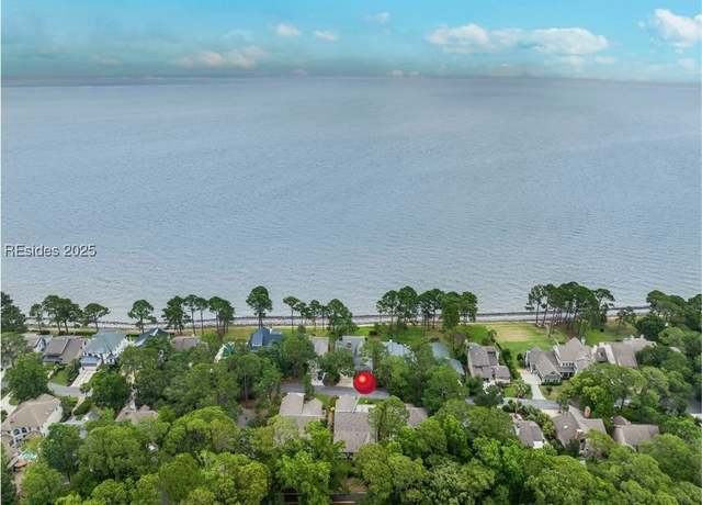 Property at 28 Dolphin Point Ln, Hilton Head Island, SC 29926, 4 beds, 4.5 baths
