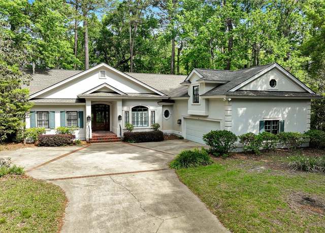 Property at 11 E Summerton Ct, Bluffton, SC 29910, 4 beds, 4.5 baths