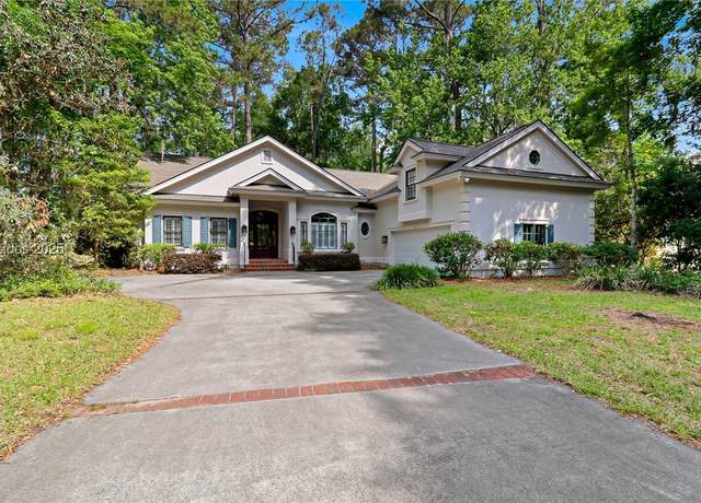 Property at 11 E Summerton Ct, Bluffton, SC 29910, 4 beds, 4.5 baths