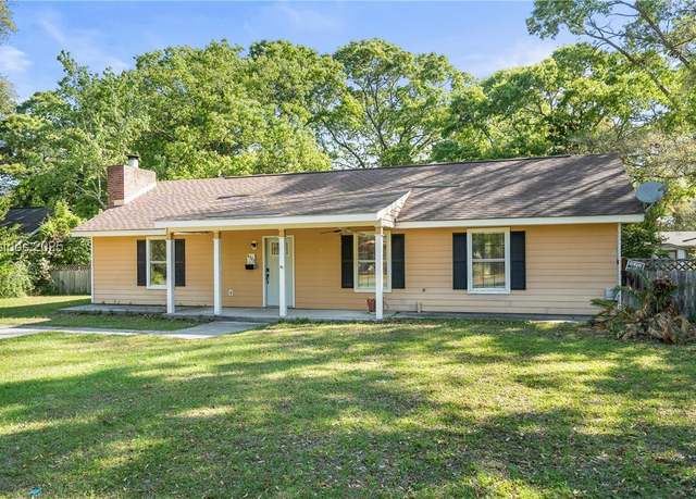 Property at 4392 Pinewood Cir, Beaufort, SC 29906, 3 beds, 2 baths