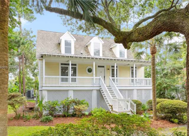 Property at 5 Blackfish St, Bluffton, SC 29910, 3 beds, 2.5 baths