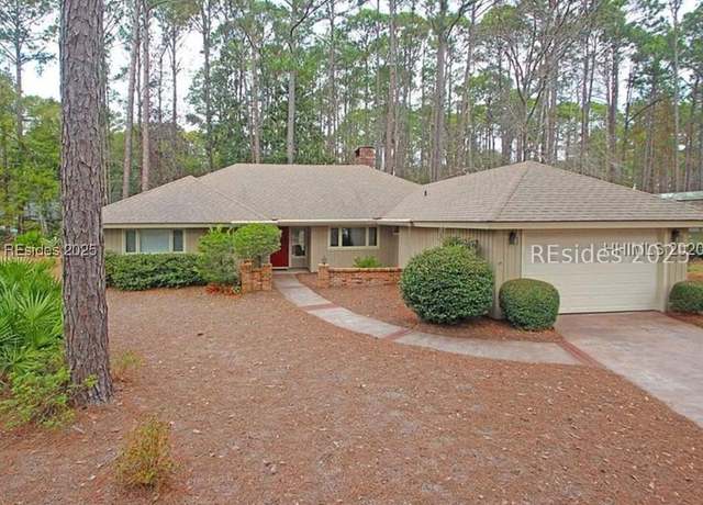 Property at 4 Brown Thrasher Rd, Hilton Head Island, SC 29926, 3 beds, 2.5 baths