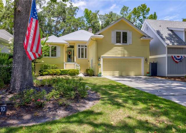 Property at 10 Wax Myrtle Ct, Hilton Head Island, SC 29926, 3 beds, 2.5 baths