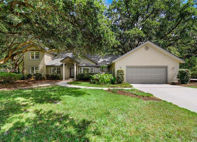 Property at 17 Dahlgren Ln, Hilton Head Island, SC 29928, 4 beds, 4 baths