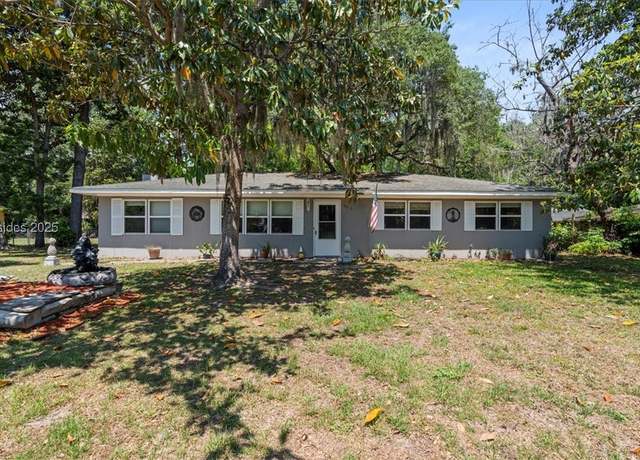 Property at 3003 Cherry Blvd, Beaufort, SC 29902, 3 beds, 1.5 baths