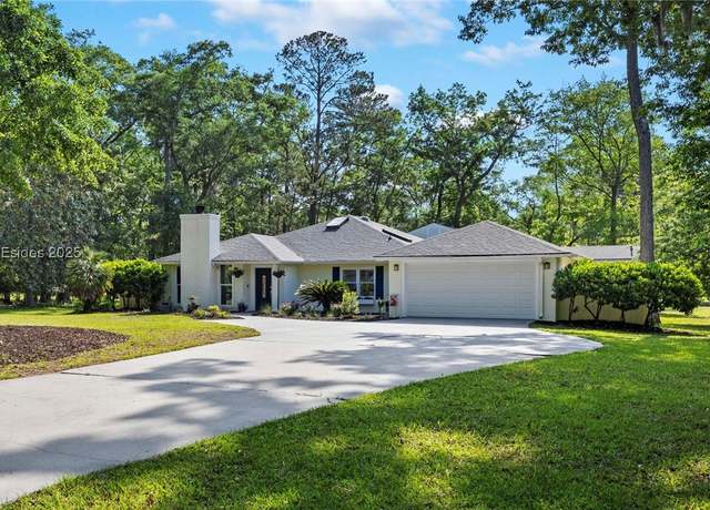 Property at 51 White Oaks Cir, Bluffton, SC 29910, 4 beds, 3 baths