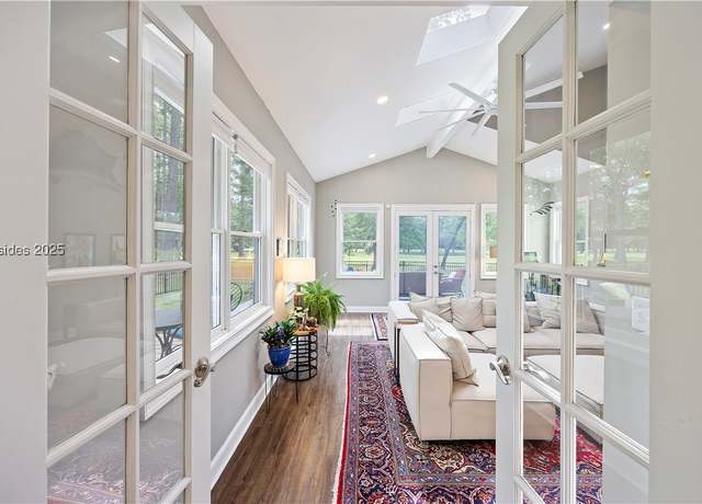 Property at 51 White Oaks Cir, Bluffton, SC 29910, 4 beds, 3 baths