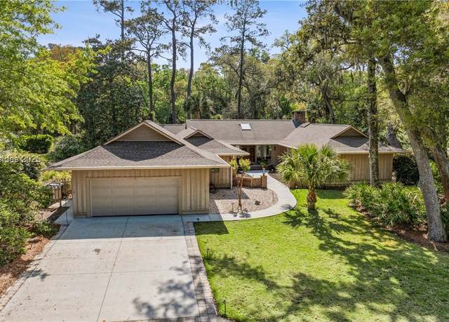 Property at 2 Red Maple Rd, Hilton Head Island, SC 29928, 3 beds, 3.5 baths