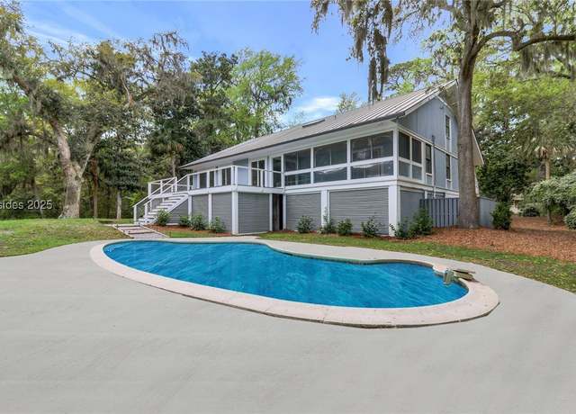 Property at 10 Hunt Club Ct, Hilton Head Island, SC 29928, 5 beds, 4.5 baths