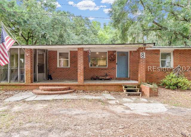Property at 8 Billy Hill Rd, Beaufort, SC 29906, 3 beds, 2 baths