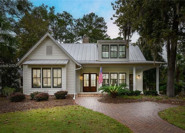 Property at 5 Rumford Ln, Bluffton, SC 29910, 4 beds, 4 baths