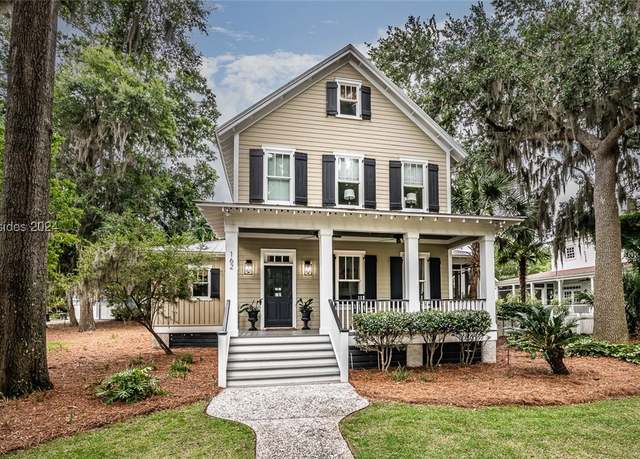 Property at 162 Coosaw Club Dr, Beaufort, SC 29907, 4 beds, 4.5 baths
