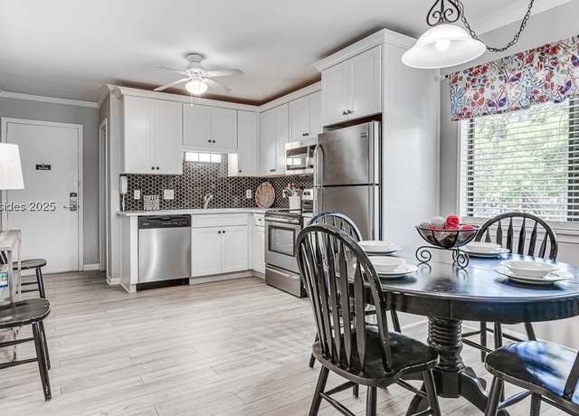 Property at 40 Folly Field Rd Unit G16, Hilton Head Island, SC 29928, 2 beds, 2 baths