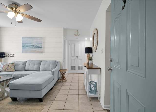 Property at 6 Woodward Ave Unit E3, Hilton Head Island, SC 29928, 2 beds, 1 bath