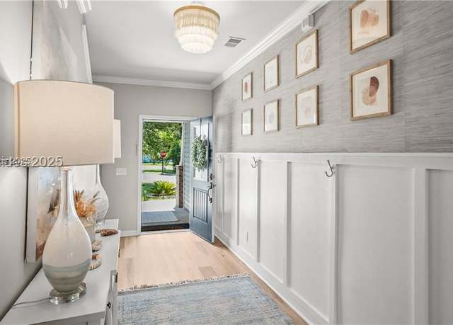 Property at 153 Glory Rd, Beaufort, SC 29906, 4 beds, 2.5 baths