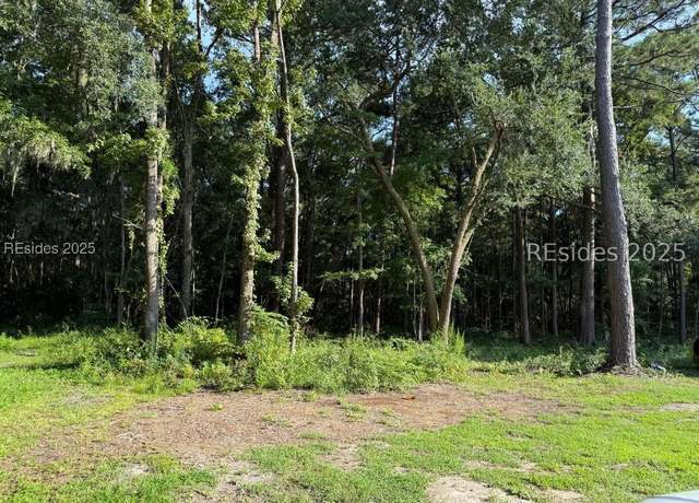 Property at 23 Joe Frazier Rd, Beaufort, SC 29906