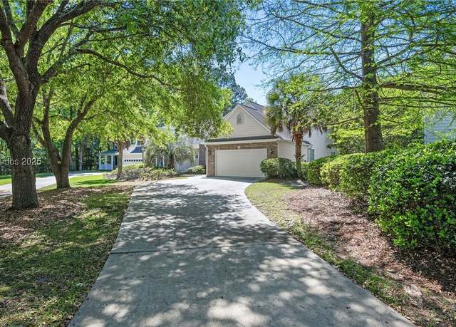Property at 122 Island West Dr, Bluffton, SC 29910, 3 beds, 2.5 baths