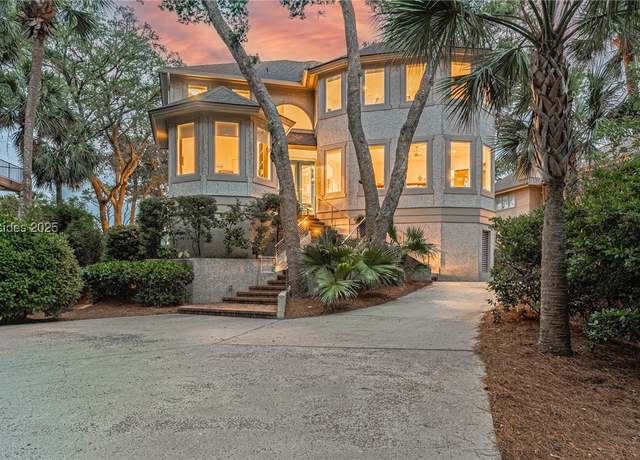 Property at 17 Atlantic Pointe Dr, Hilton Head Island, SC 29928, 5 beds, 5.5 baths