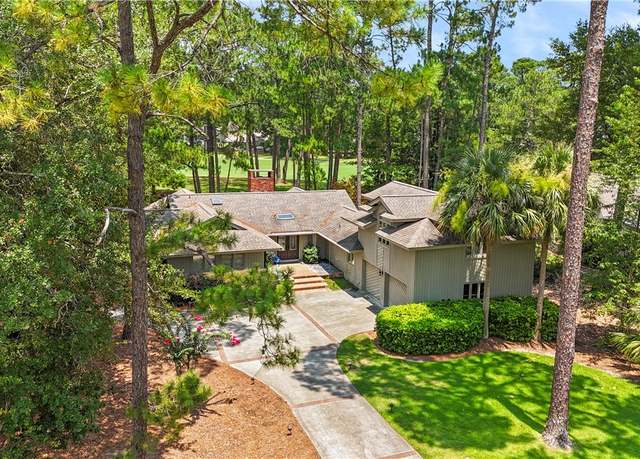 Property at 34 Club Course Dr, Hilton Head Island, SC 29928, 4 beds, 3 baths