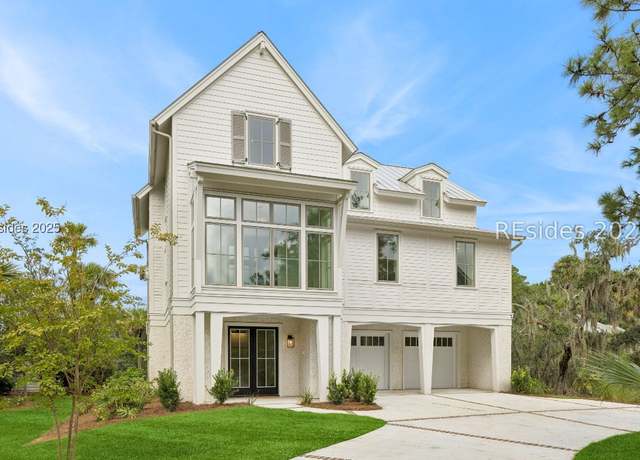 Property at 8 Silver Oak Cir, Hilton Head Island, SC 29926, 4 beds, 3.5 baths