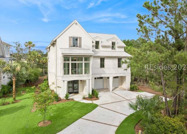 Property at 8 Silver Oak Cir, Hilton Head Island, SC 29926, 4 beds, 3.5 baths