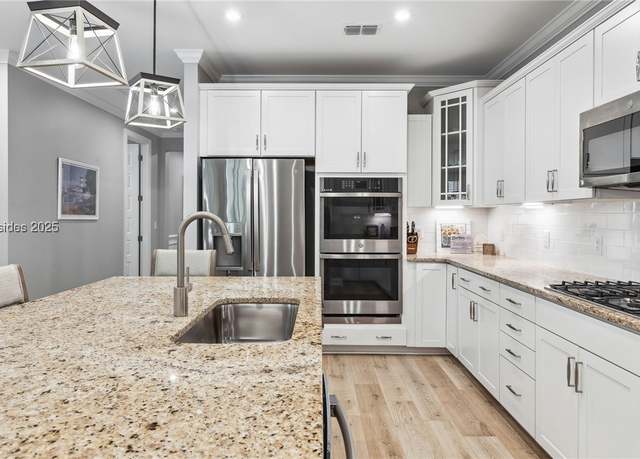 Property at 22 Jasmine Way, Bluffton, SC 29909, 4 beds, 3 baths