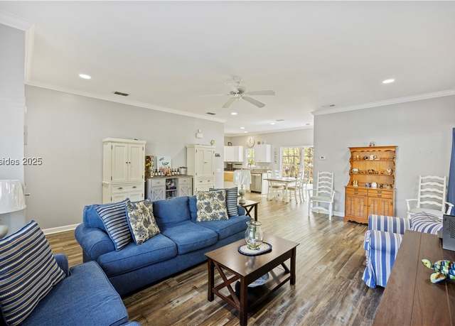 Property at 18 Hanahan Ln, Hilton Head Island, SC 29926, 4 beds, 2.5 baths