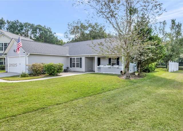 Property at 4 Wellington Ct, Bluffton, SC 29910, 3 beds, 2 baths