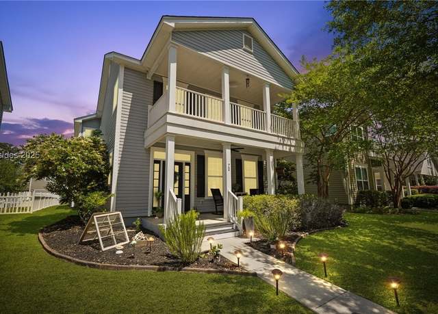 Property at 72 9th Ave, Bluffton, SC 29910, 4 beds, 2.5 baths