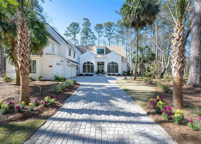 Property at 8 Mansfield Cir, Bluffton, SC 29910, 4 beds, 4.5 baths