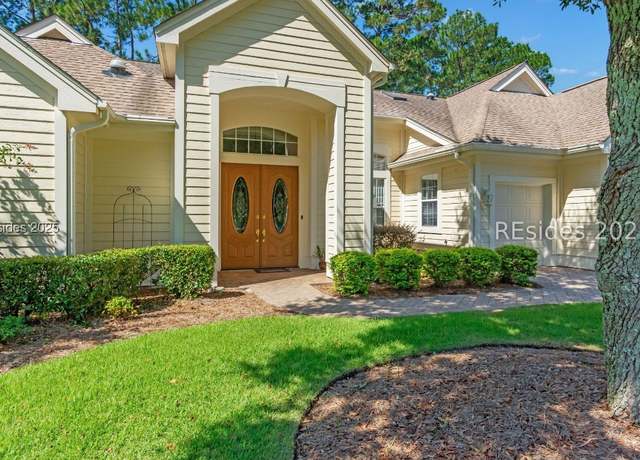 Property at 125 Robert E Lee Ln, Bluffton, SC 29909, 3 beds, 2.5 baths