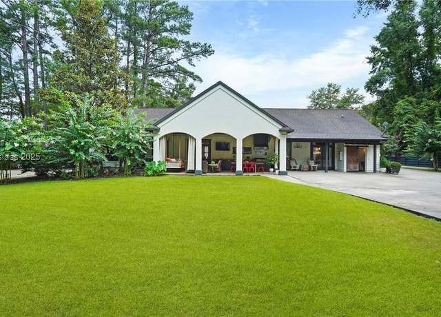 Property at 68 Great Swamp Rd, Ridgeland, SC 29936, 4 beds, 2 baths