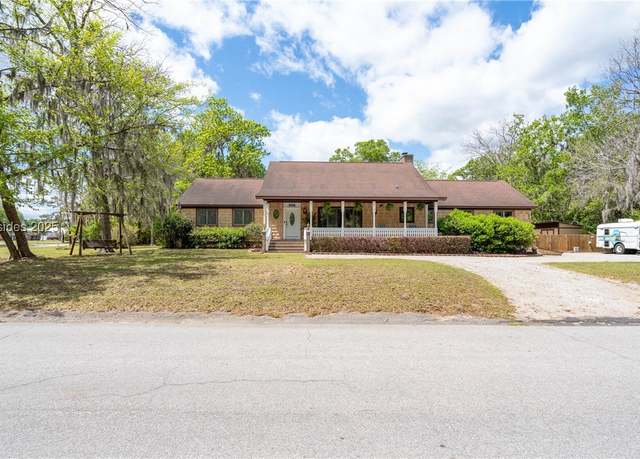 Property at 1806 Courtland St, Port Royal, SC 29935, 3 beds, 2.5 baths