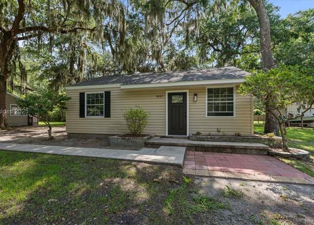 Property at 1807 Battery Park Dr, Port Royal, SC 29935, 2 beds, 1 bath