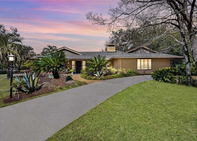 Property at 21 Outpost Ln, Hilton Head Island, SC 29928, 3 beds, 2 baths
