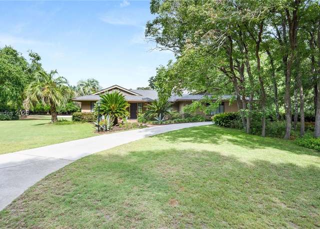 Property at 21 Outpost Ln, Hilton Head Island, SC 29928, 3 beds, 2 baths
