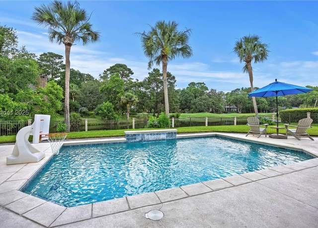 Property at 11 Ridgewood Ln, Hilton Head Island, SC 29928, 3 beds, 3 baths