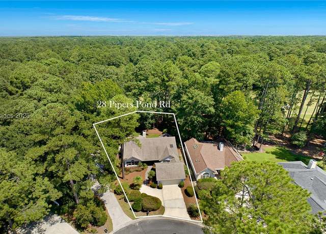 Property at 28 Pipers Pond Rd, Bluffton, SC 29910, 3 beds, 2.5 baths