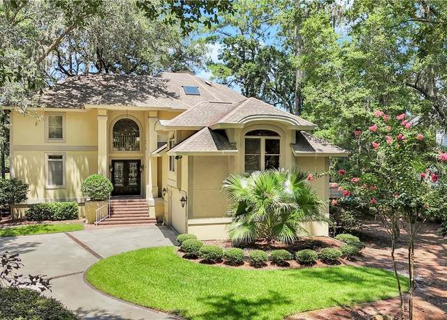 Property at 5 Clarendon Ln, Hilton Head Island, SC 29928, 4 beds, 4.5 baths