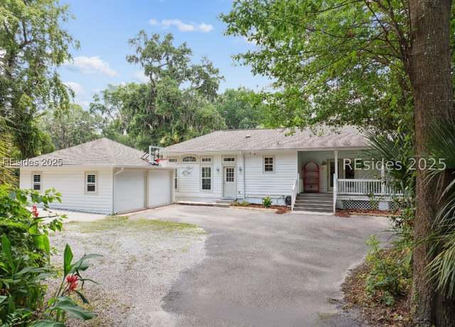 Property at 15 Palmetto Beach Dr, Bluffton, SC 29910, 3 beds, 2 baths