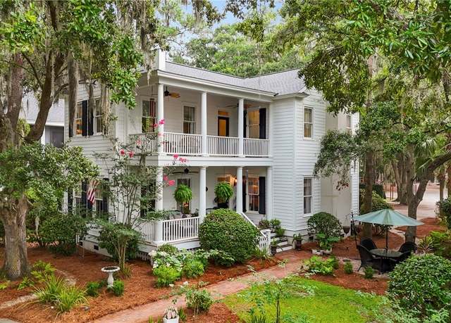 Property at 125 Bartram Dr, Beaufort, SC 29902, 3 beds, 3 baths