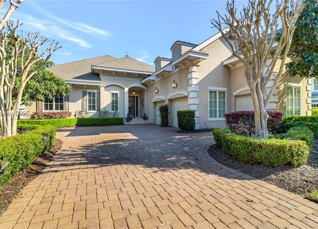 Property at 1 E Summerton Dr, Bluffton, SC 29910, 4 beds, 4.5 baths