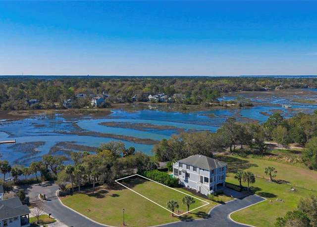 Property at 17 Shear Water Dr, Hilton Head Island, SC 29926