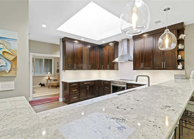 Property at 35 Winding Trail Ln, Hilton Head Island, SC 29926, 3 beds, 2 baths